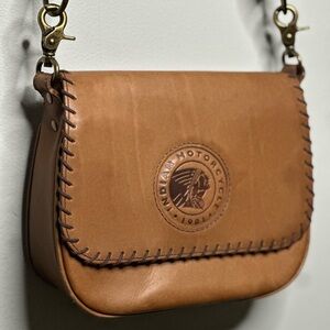Indian Motorcycle Women’s Crossbody Leather Purse (boxed)